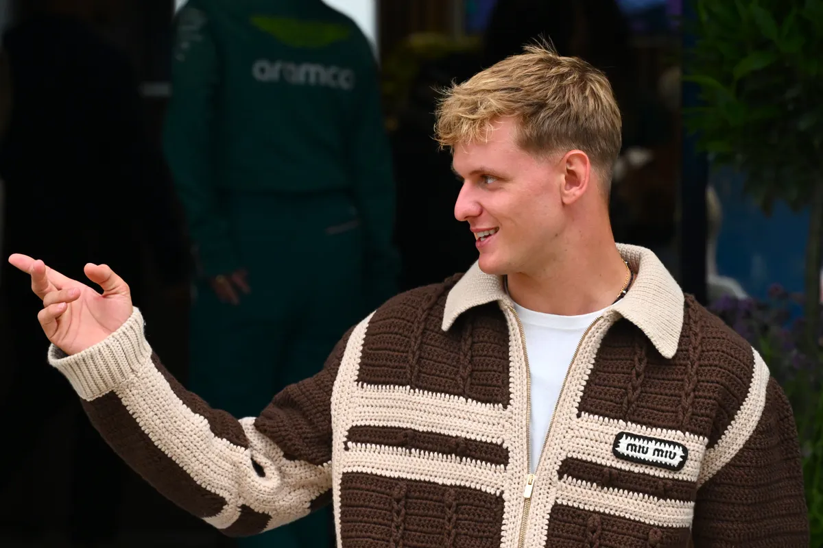 Mick Schumacher a hétvégi F1-futamon találkozott édesanyja egykori szerelmével, Frentzen lányával még szelfiztek is