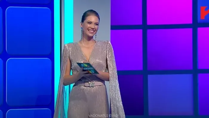 Balogh Eleni szoknyája majdnem a nyakában végezte