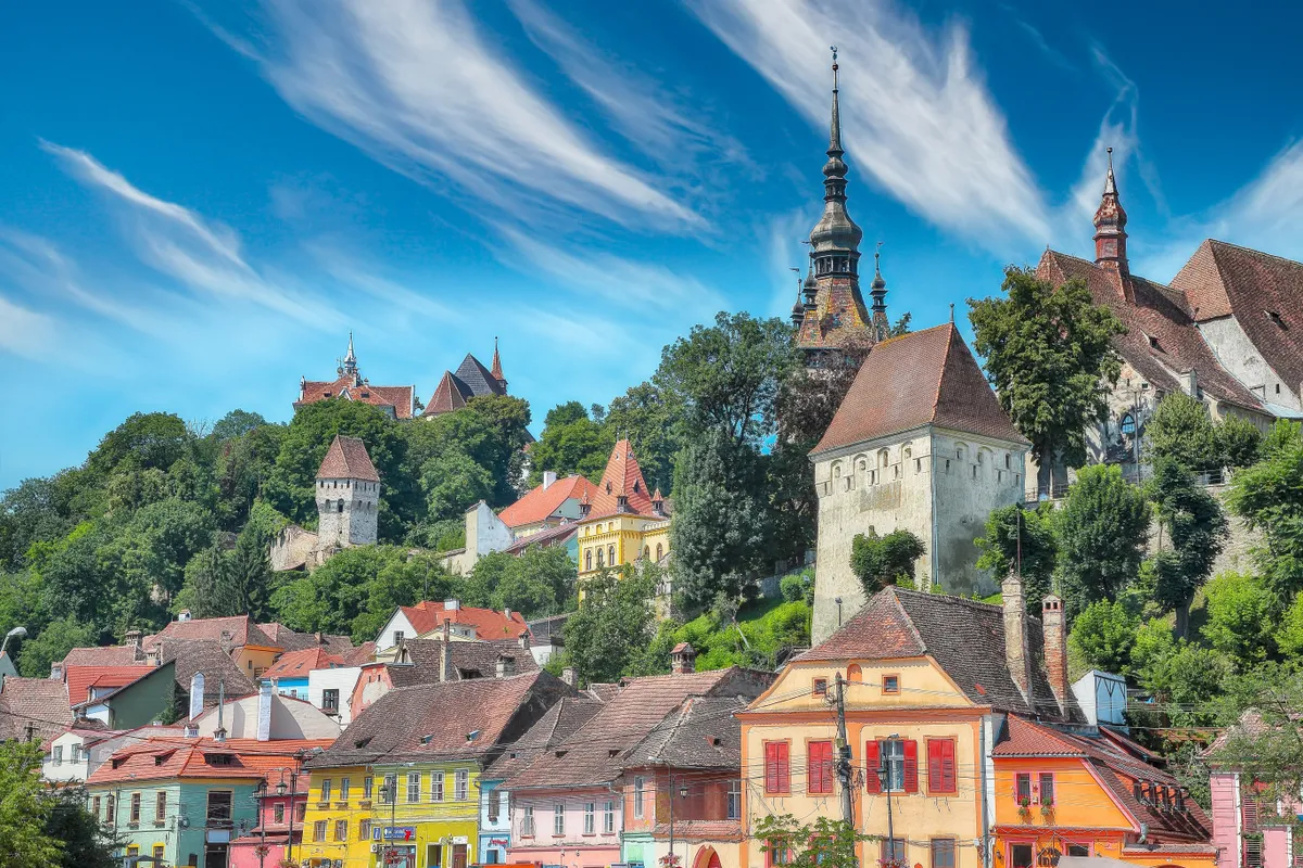 Segesvár, óváros, színes házak