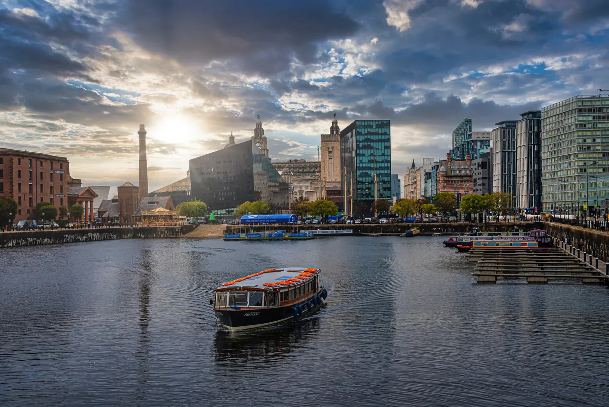 Liverpool, Mersey-folyó, hajó, kikötő