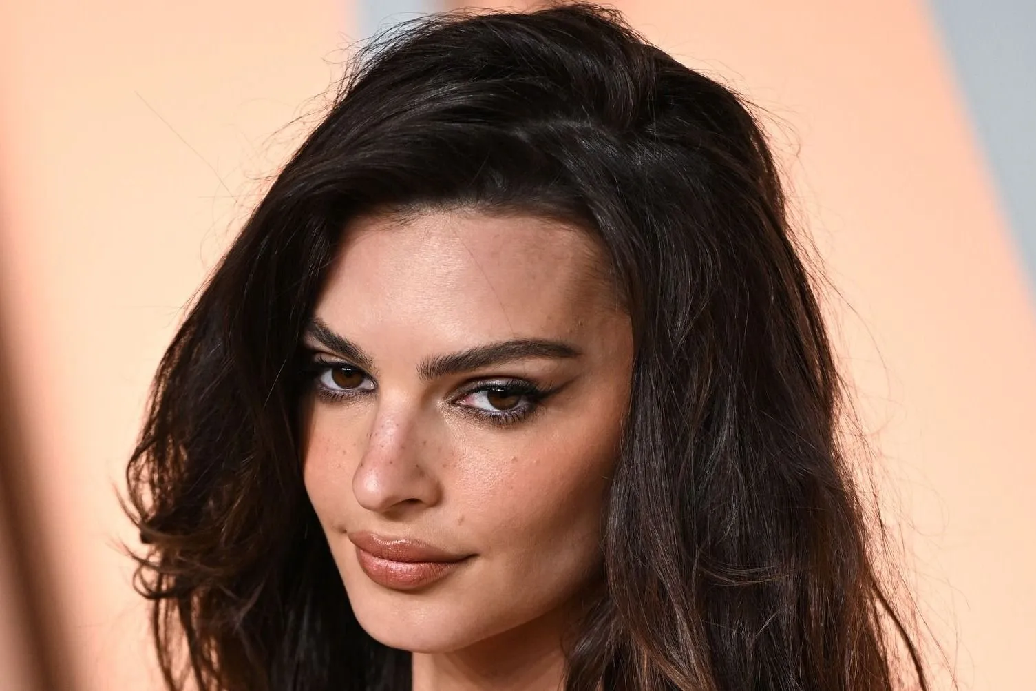 Emily Ratajkowski pucér képet osztott meg magáról