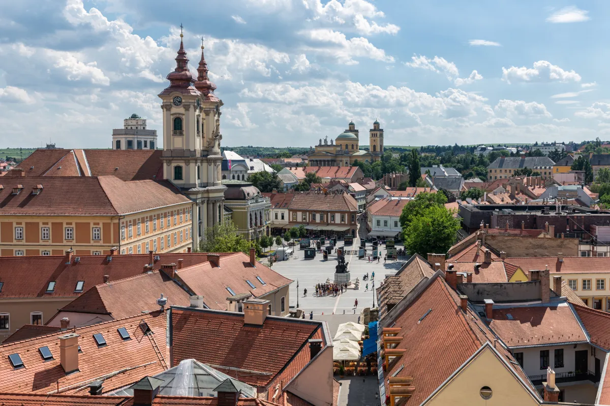Eger, városkép, Dobó tér, tetők