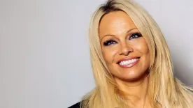 Kvíz: születésnapos Pamela Anderson – Mennyire ismered a 90-es évek szőke bombázóját?