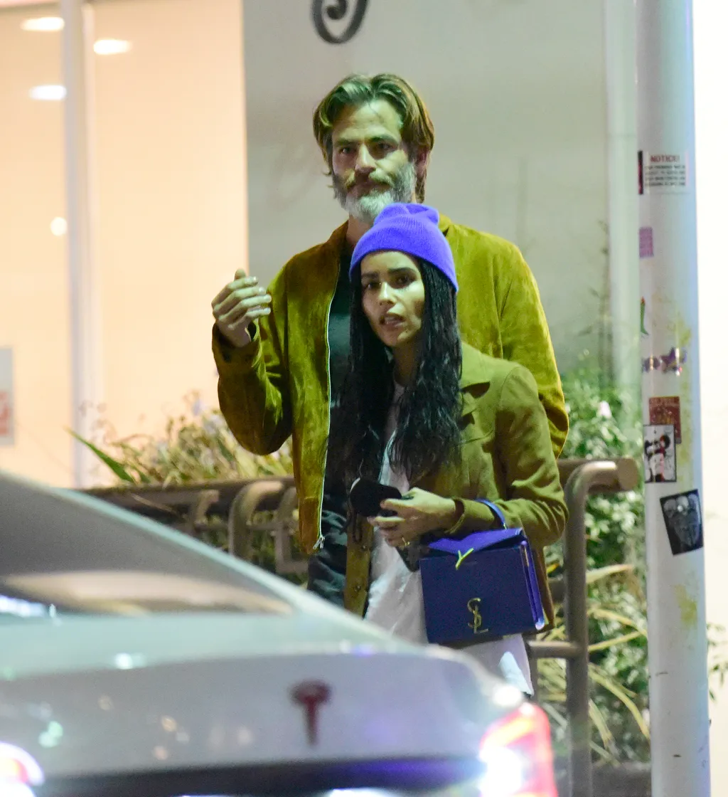 11/20/2021 EXCLUSIVE: Zoe Kravitz and Chris Pine head out for sushi in Los Angeles. Zoe and Chris enjoyed a smoke before sharing a hug, following their meal at the trendy celebrity hotspot, Sushi Park.

sales@theimagedirect.com Please byline:TheImageDir