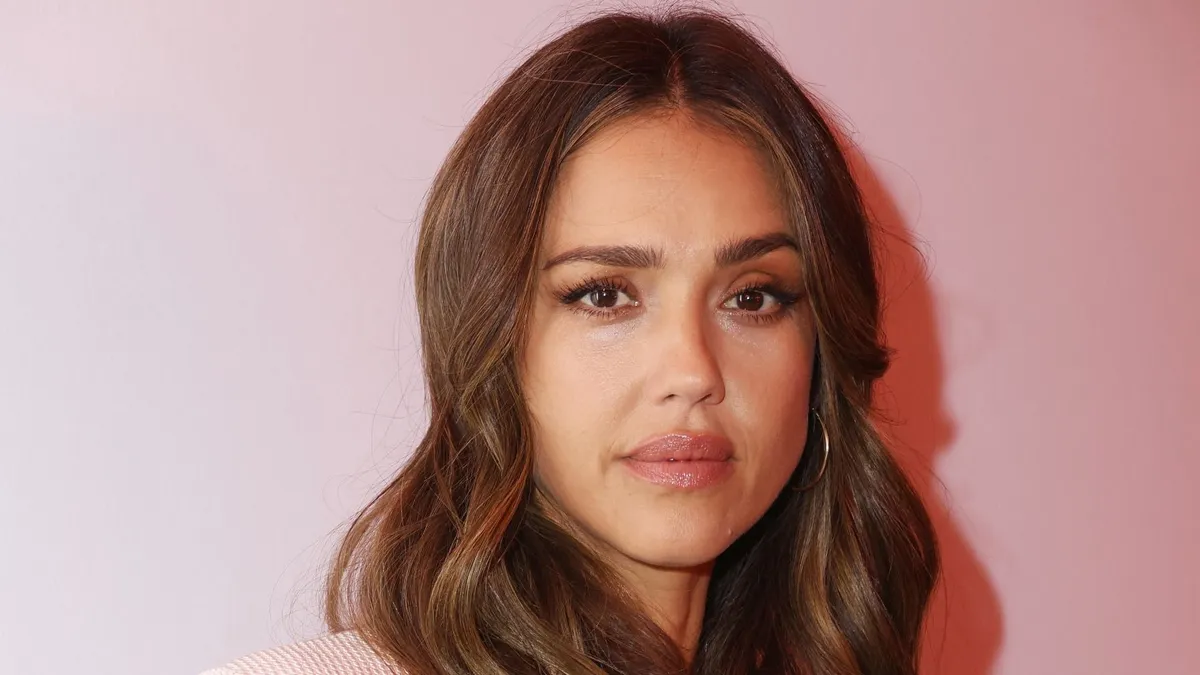 Jessica Alba és Danny Ramirez felvállalták a kapcsolatukat