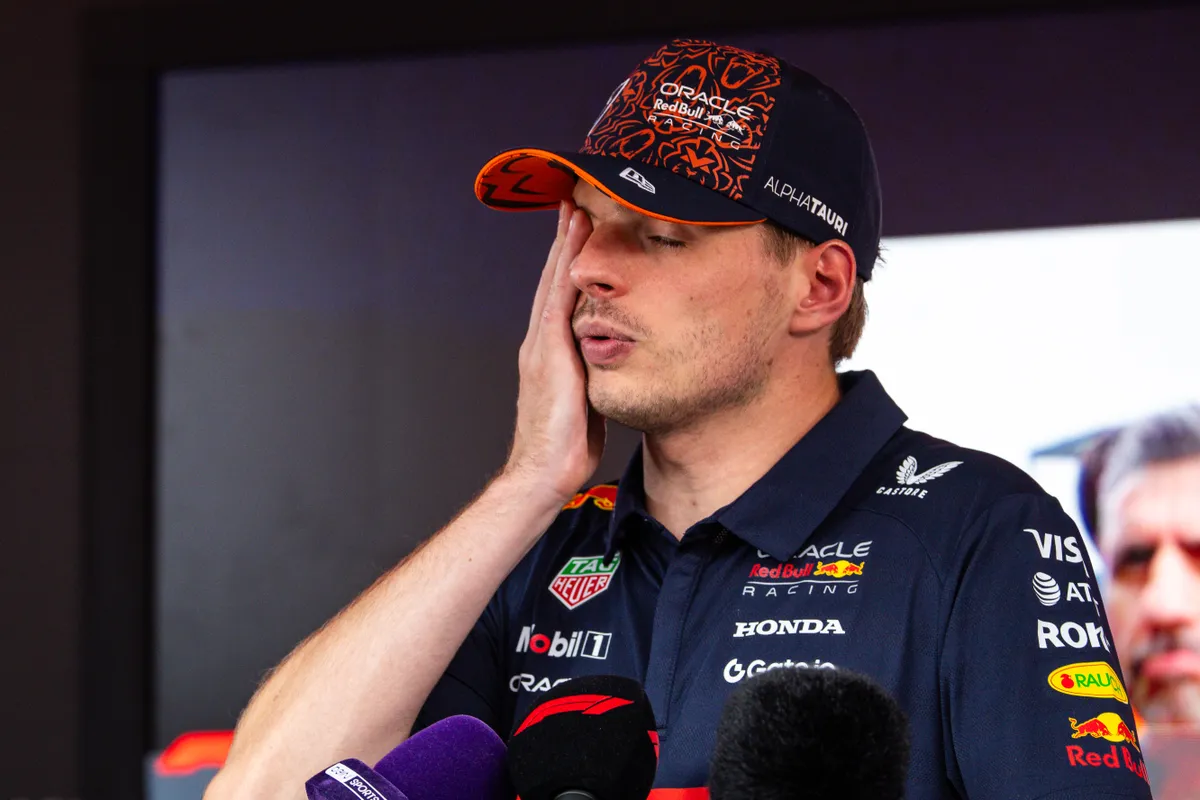 Verstappen egyetlen esélye az esős verseny lett volna, erre inkább másfél órát vártak a rajttal