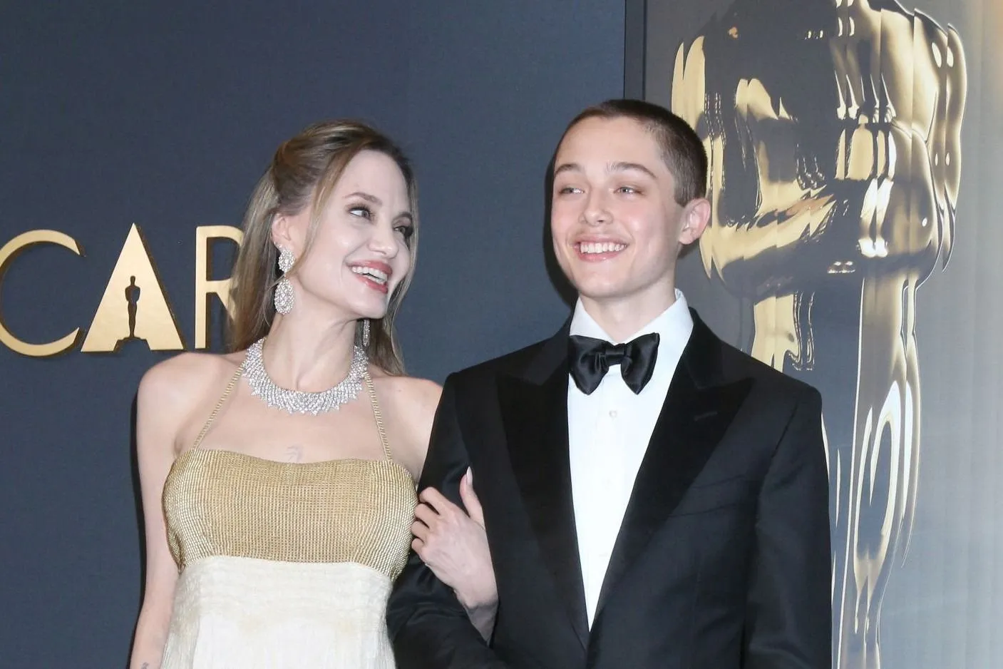 Kőkeményre edzette magát Angelina Jolie fia: thaibox-versenyt nyert Knox