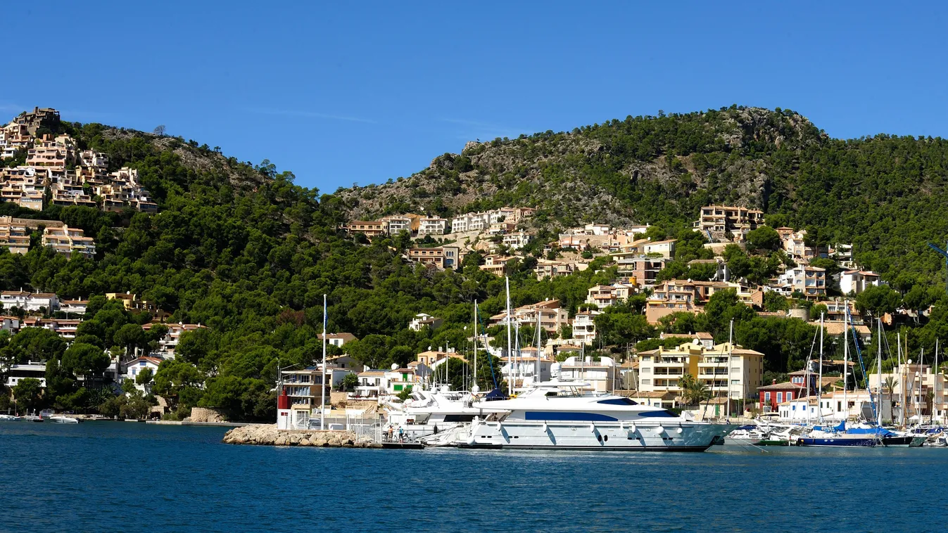 Schumacherék mallorcai villája Port d'Andratx kikötőjére néz