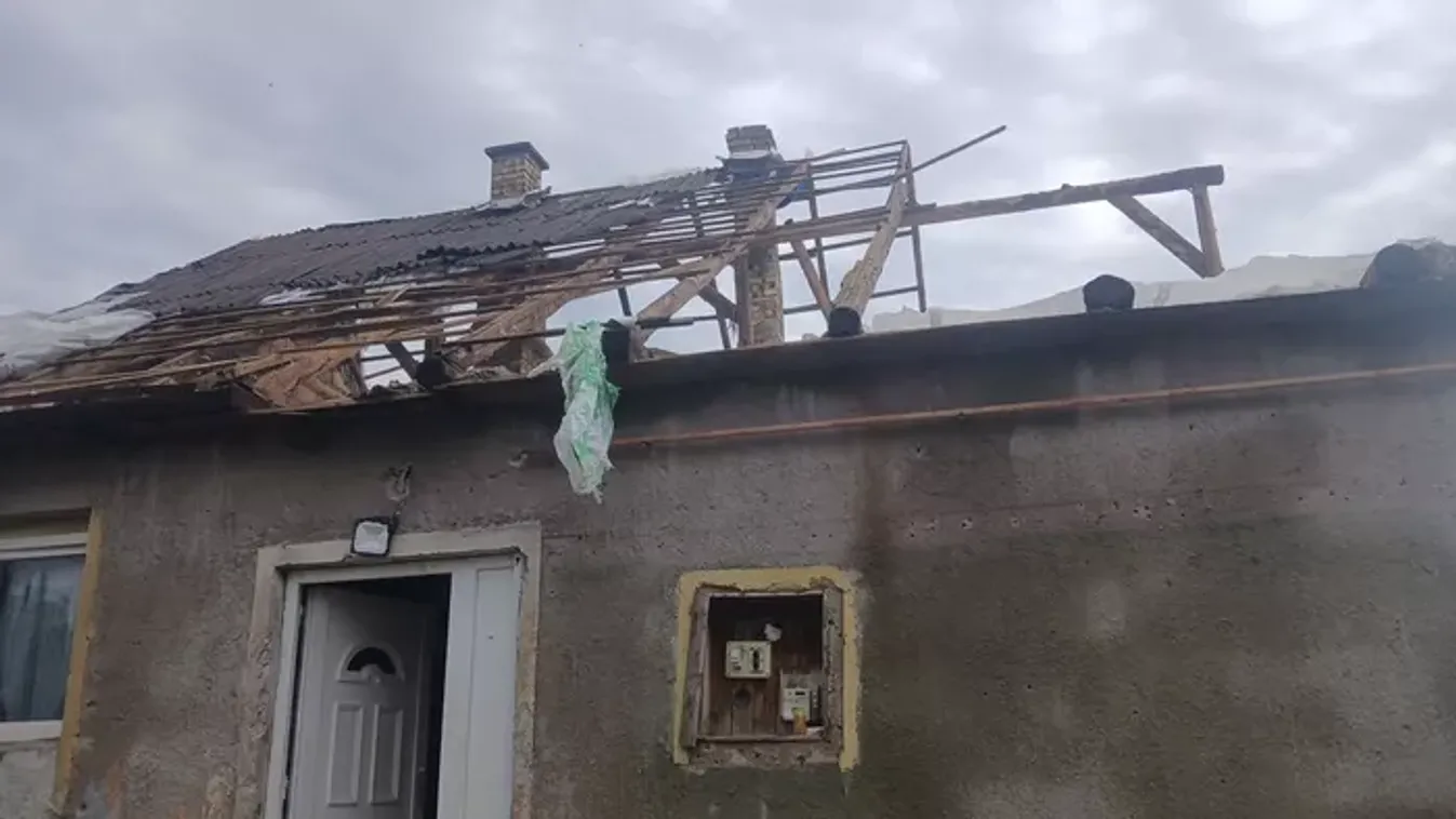 Falakat döntött, tetőket tépett le a vihar Tiszalúcon