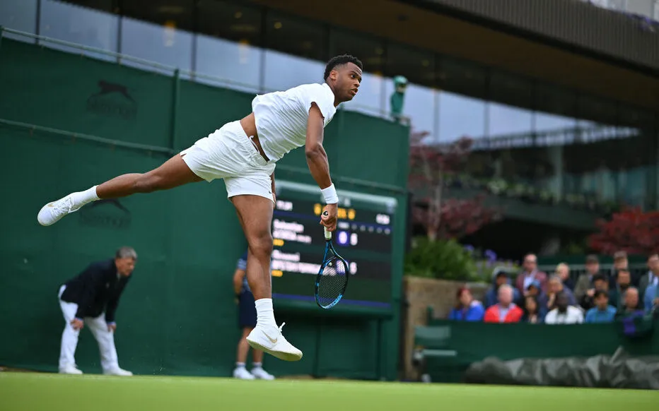 Wimbledon szervakirálya, a francia Perricard világrekordot jelentő adogatást ütött