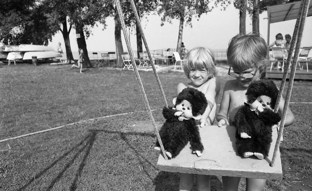 A BM üdülő strandja 1983