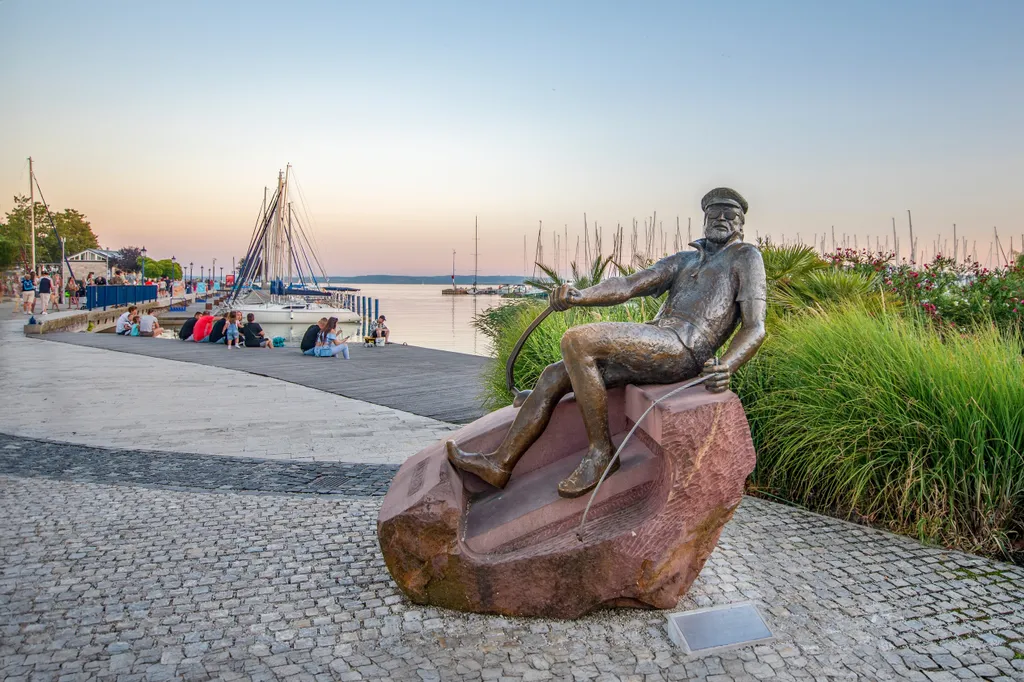 Balatonfüred, Bujtor István szobor