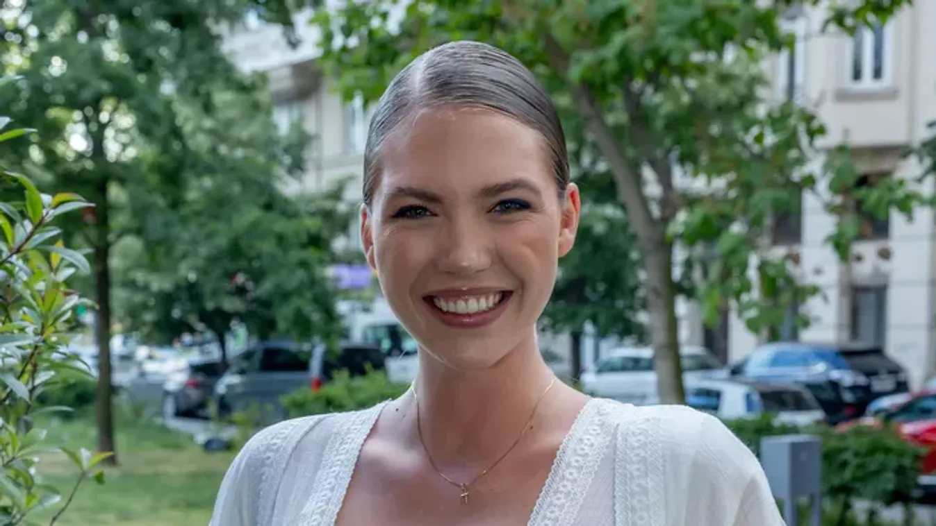 Balogh Eleni bazi nagy, mulatós lagzira vágyik
