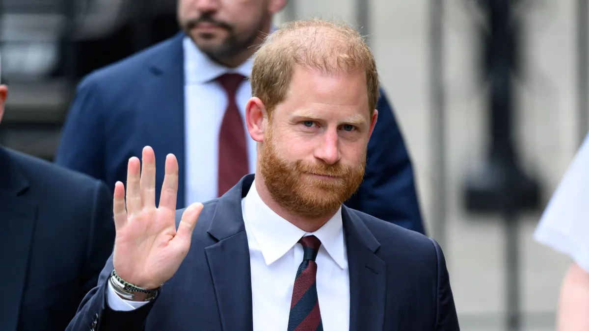 Harry herceg így tette tönkre a kapcsolatát Erzsébet királynővel