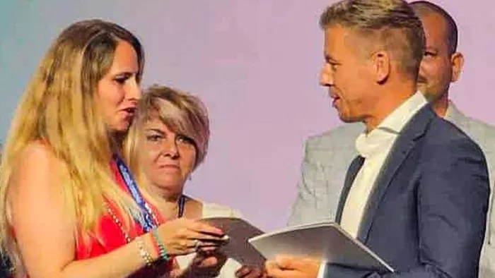 A Tisza párt egyik vezetője jól ismert pornószínésznő