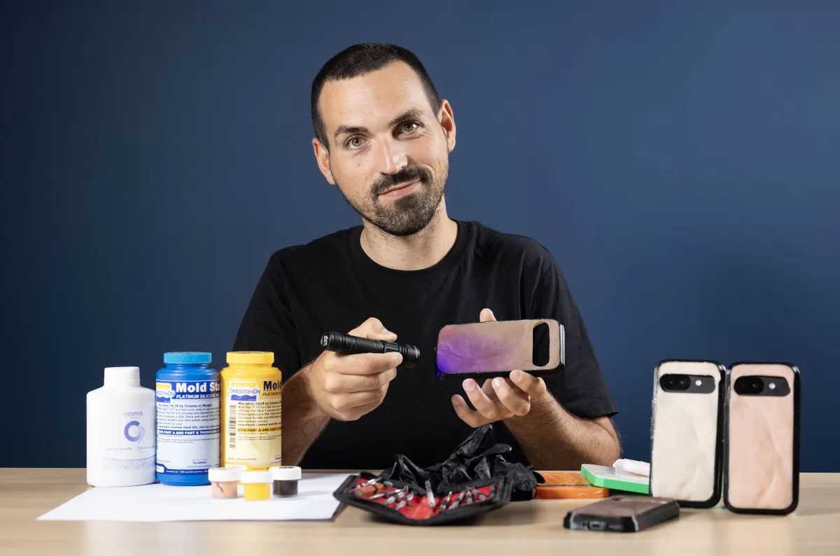 Skin Case telefontok, Marc Teyssier