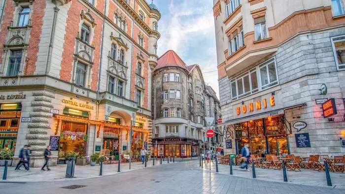 5 budapesti kávézó, ahol Párizsban érezheted magad