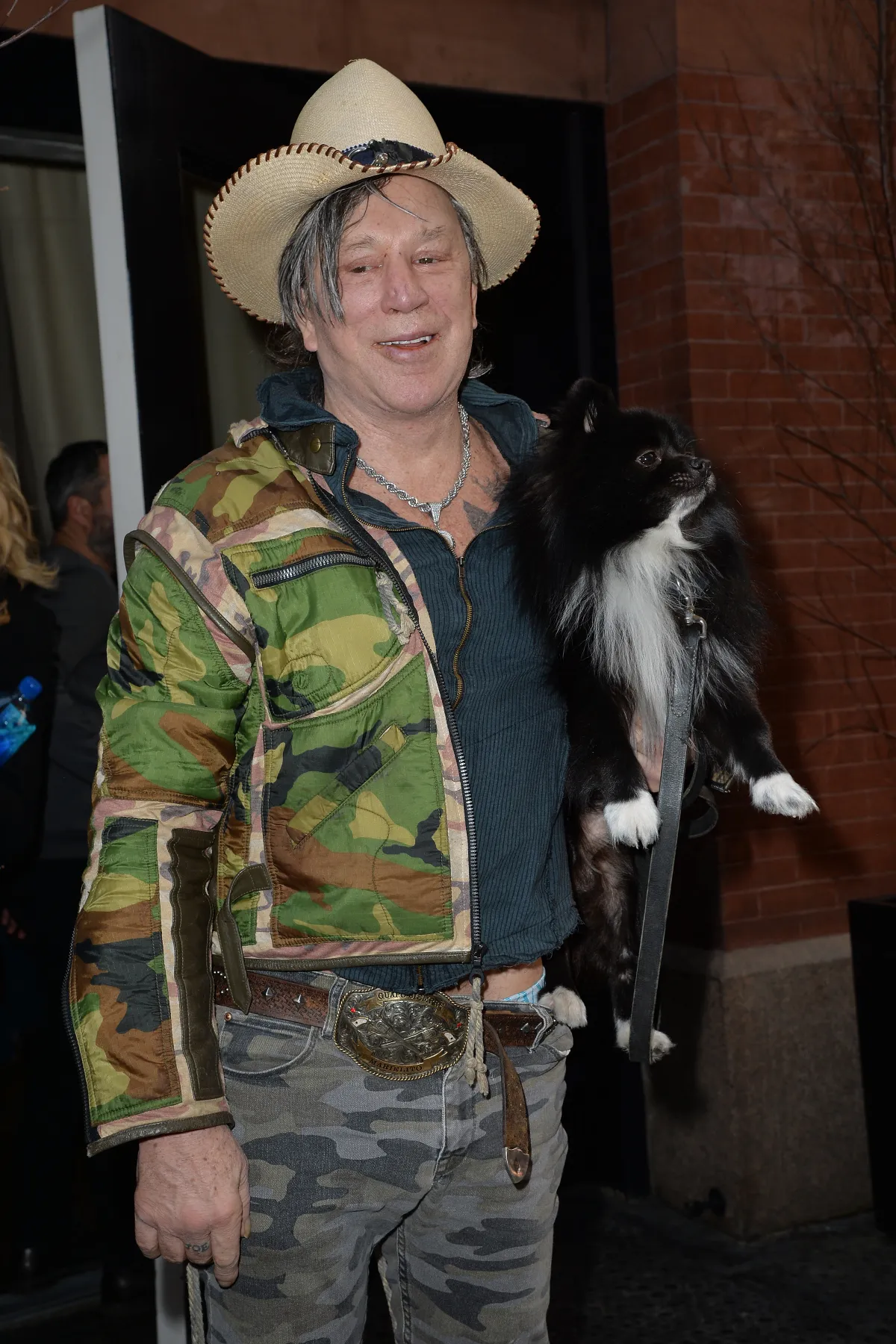 Mickey Rourke végül hat nap után távozott a Celebrity Big Brother UK műsorából 