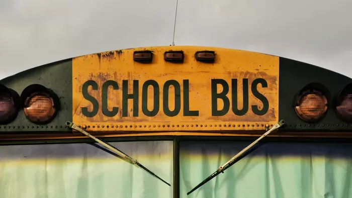 Egy anya dühében elütötte lányát, mert lekéste a buszt!