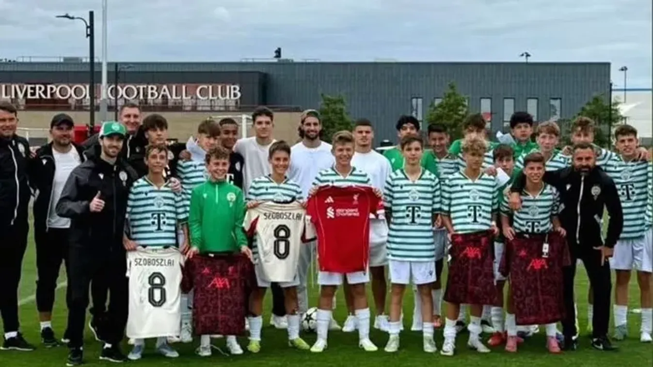 Szoboszlai Dominikék ajándékokkal várták a Fradit Liverpoolban - Fotó