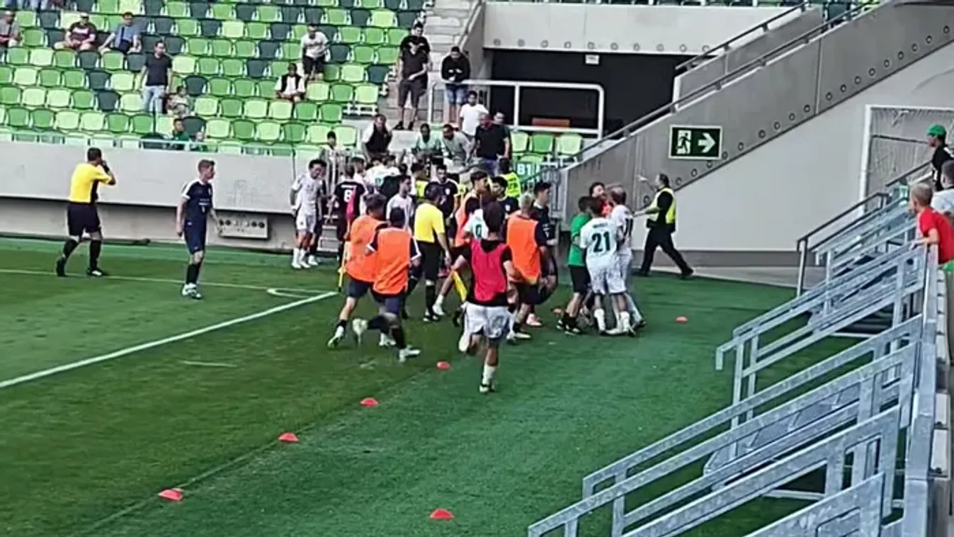 Elszabadult a pokol a magyar focipályán, a biztonságiaknak kellett közbelépni - videó