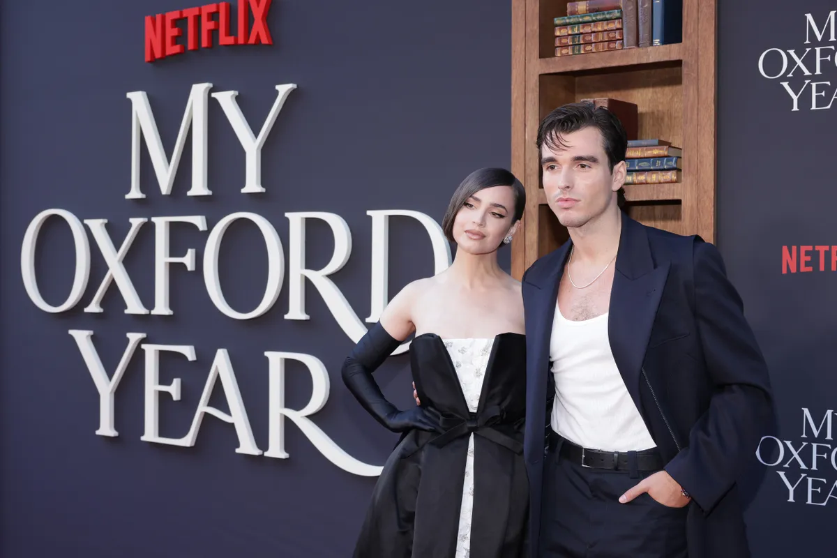 Az oxfordi évem két főszereplője, Sofia Carson és Corey Mylchreest (Fotó: MediaPunch)