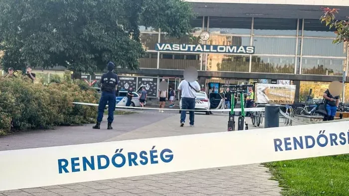 Késelés miatt tört ki a pánik a vasútállomáson