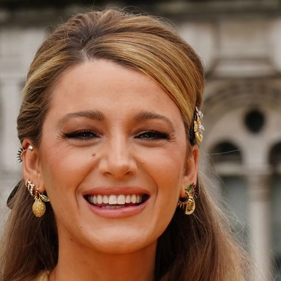 A Blake Lively perben leleplező üzenetek kerültek napvilágra