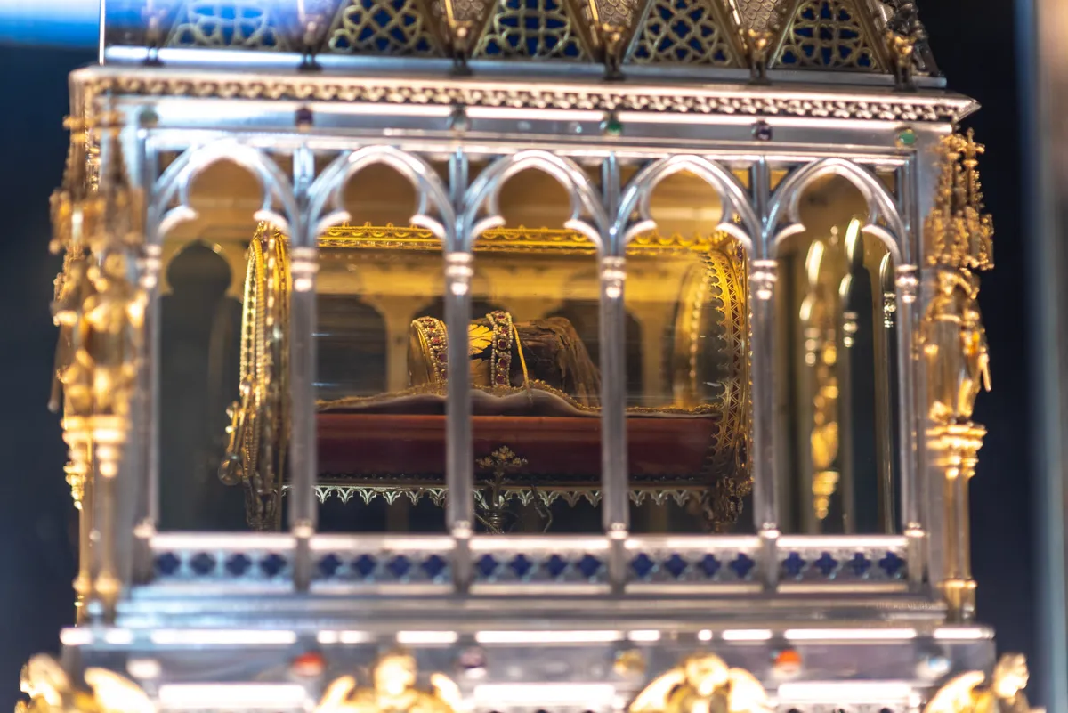 Szent Jobb az ereklyetartóban