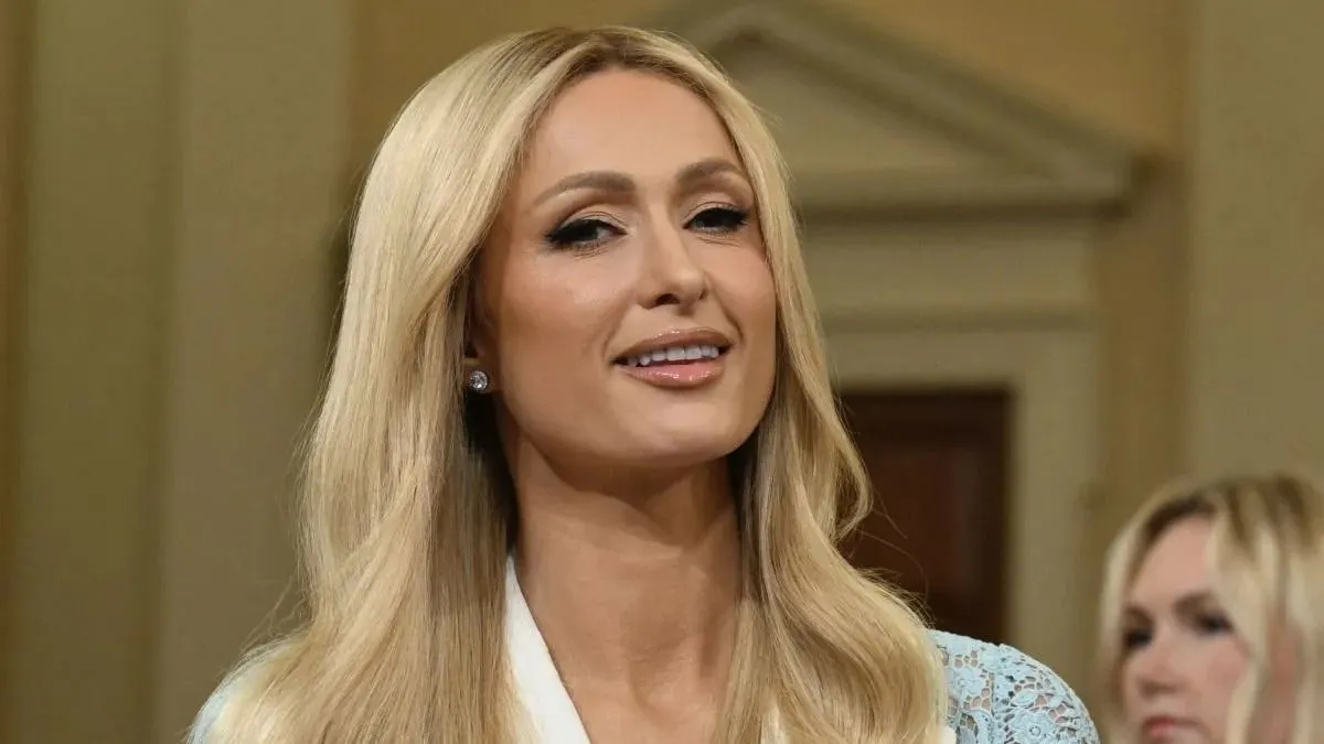 alt=Paris Hilton luxus nyaralásra vitte két gyermekét