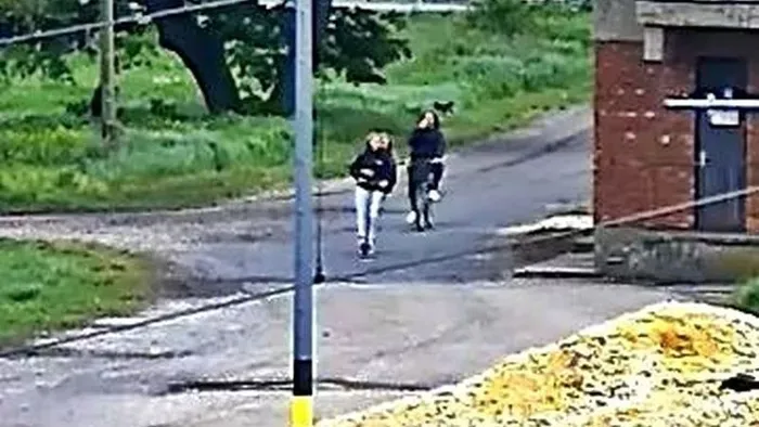 Képeken, ahogy ki akarták siklatni a vonatot Csornán