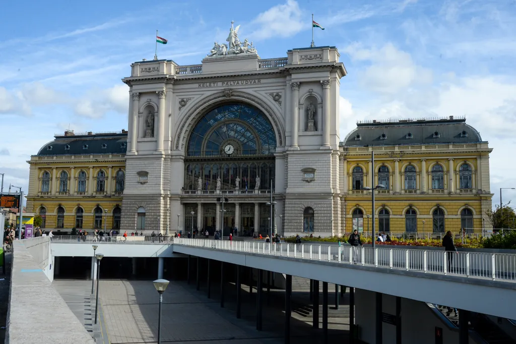 A Keleti pályaudvar homlokzata 2021-ben.