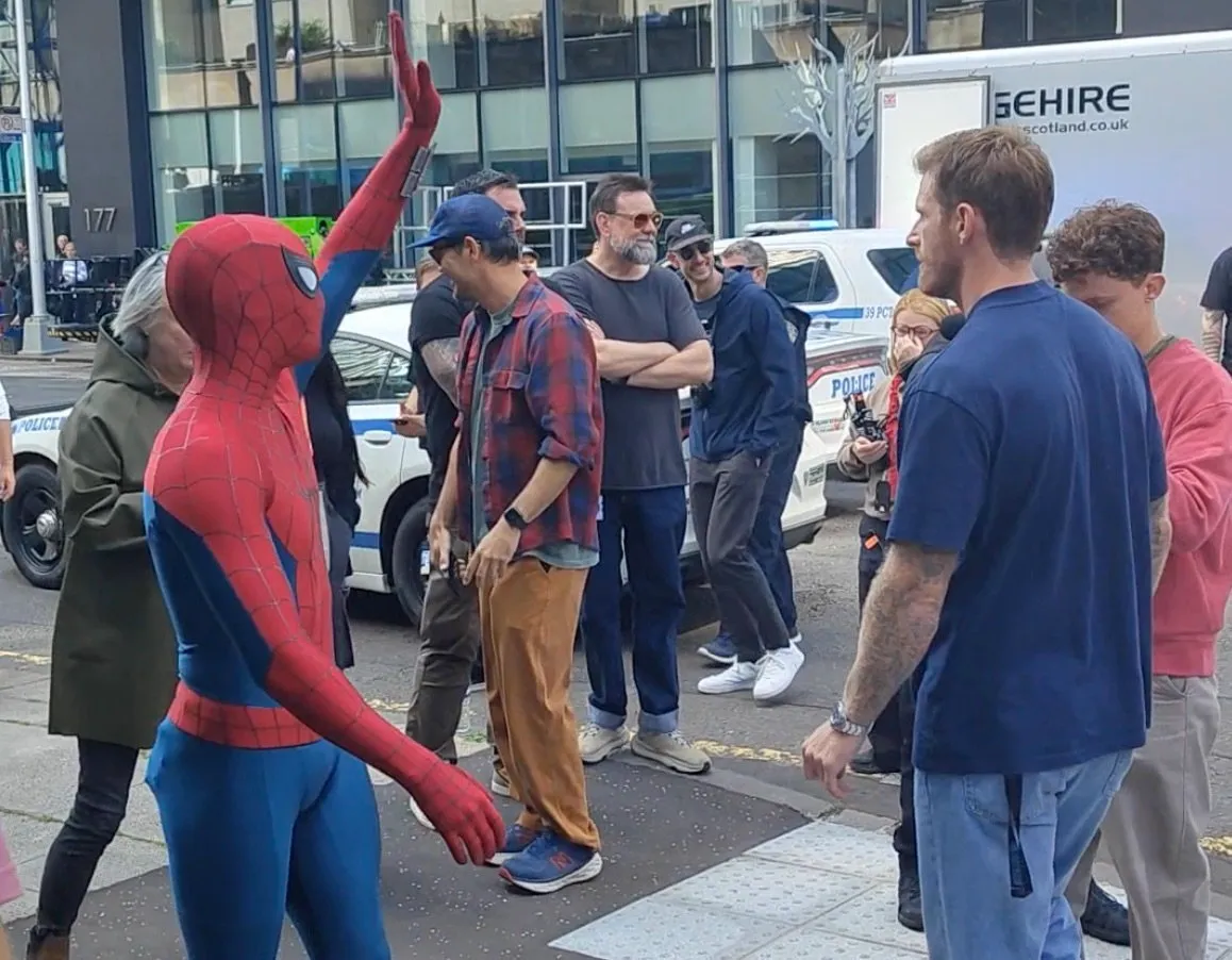Tom Holland spotted filming new Spider-Man movie in Glasgow - and high-fiving fans