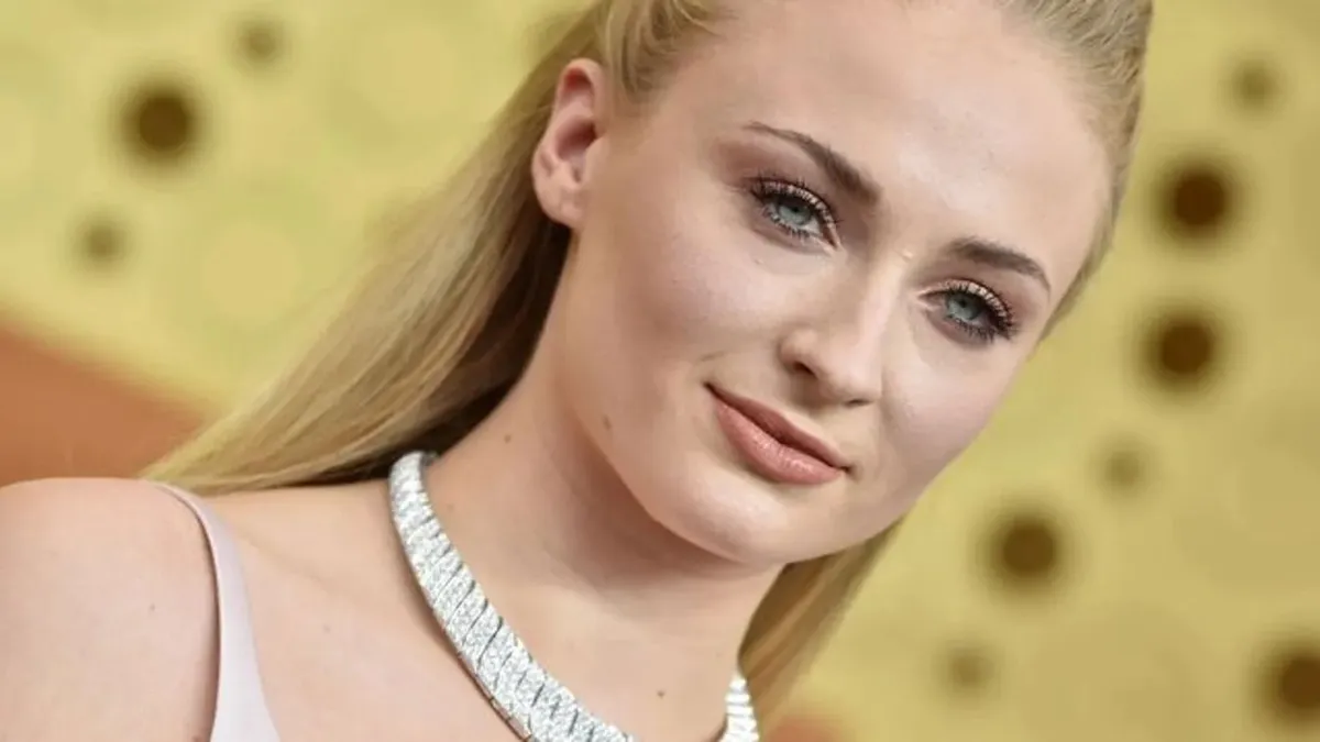 alt=A Trónok harca színésznője, Sophie Turner keményen visszaszólt a trolloknak 