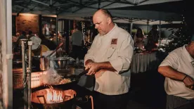 Tanyán él Dunszt Zsolt BBQ-világbajnok séf: „Egyedülálló termékeket készítünk”