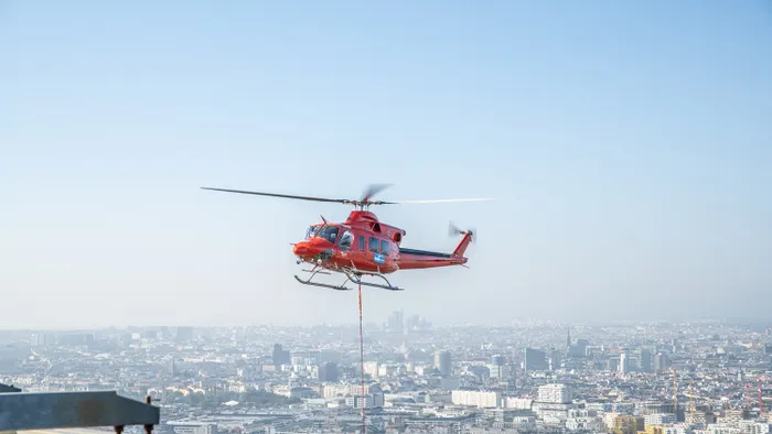 Rohant a mentőhelikopter: baleset az M5-ösön