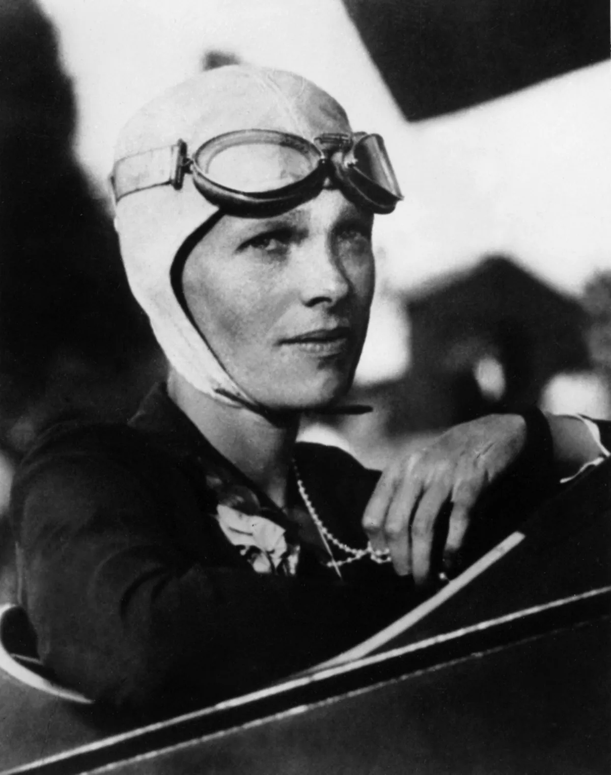 Amelia Earhart, repülés, nyomozás, eltűnés