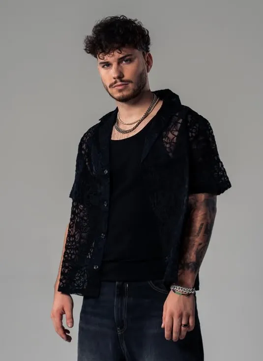 Pető Brúnó a Brúnó X Spacc duó tagja, slágereik nagy sikert aratnak a fiatalok körébe.