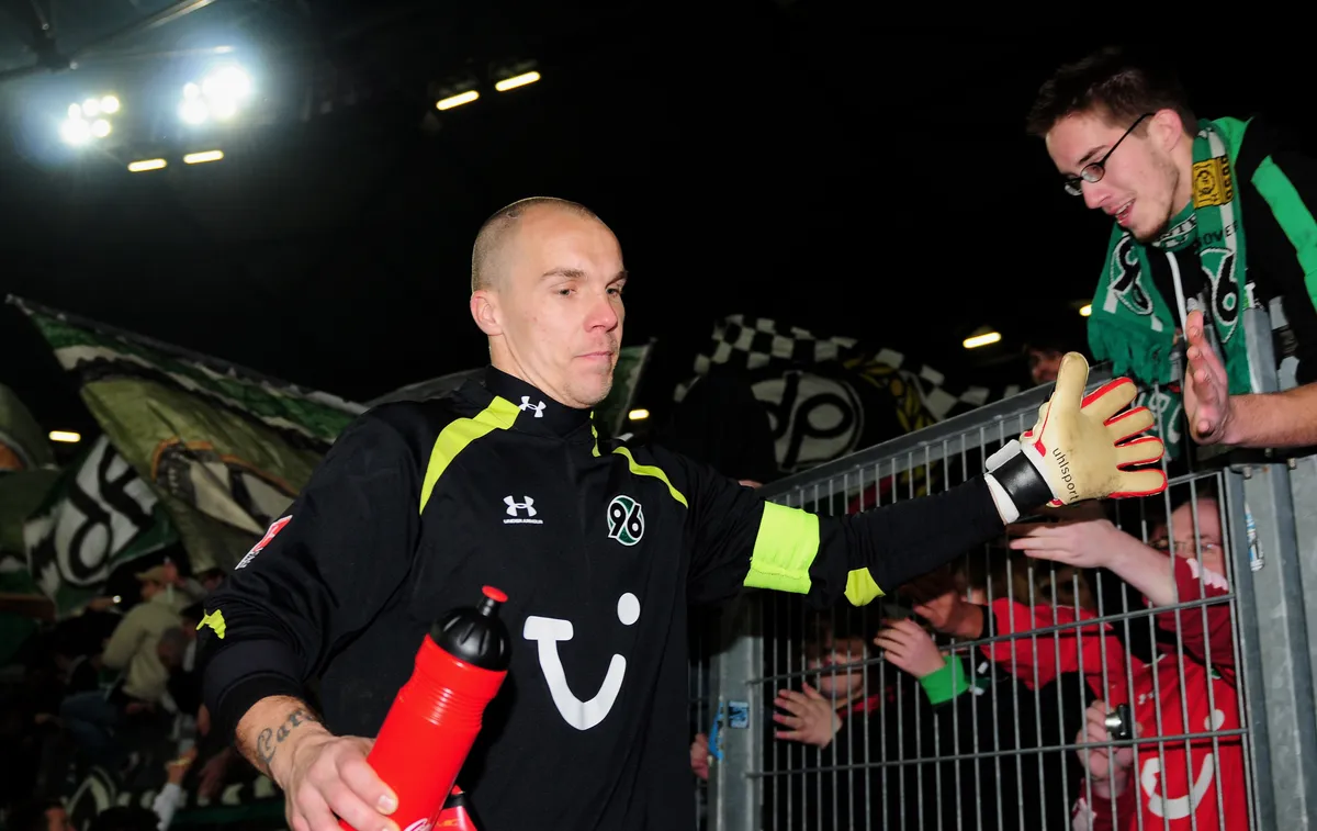 Robert Enke öngyilkossága megviselte depressziós rajongóját is, aki immár gyógyutan dalt írt az emlékére