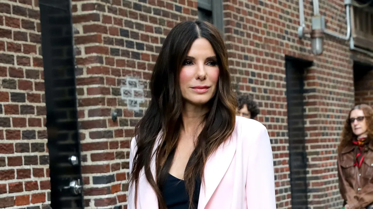 Sandra Bullock kipakolt Jennifer Anistonról: 