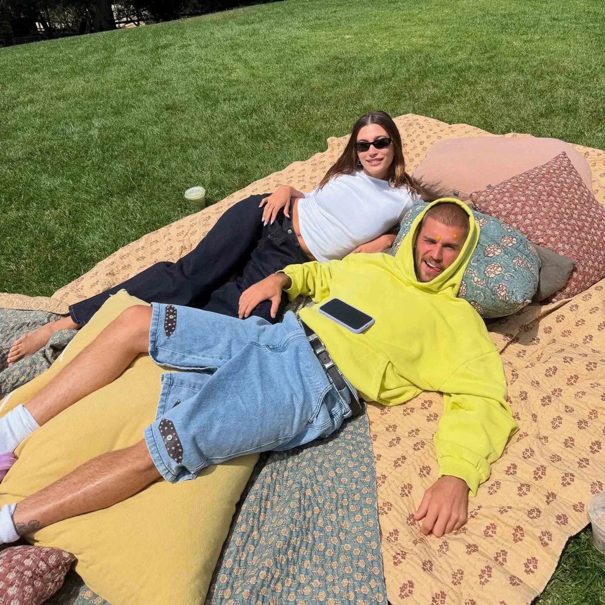 Justin Bieber és Hailey Bieber most egy idaho-i elvonuláson próbálják meg rendbehozni a házasságukat