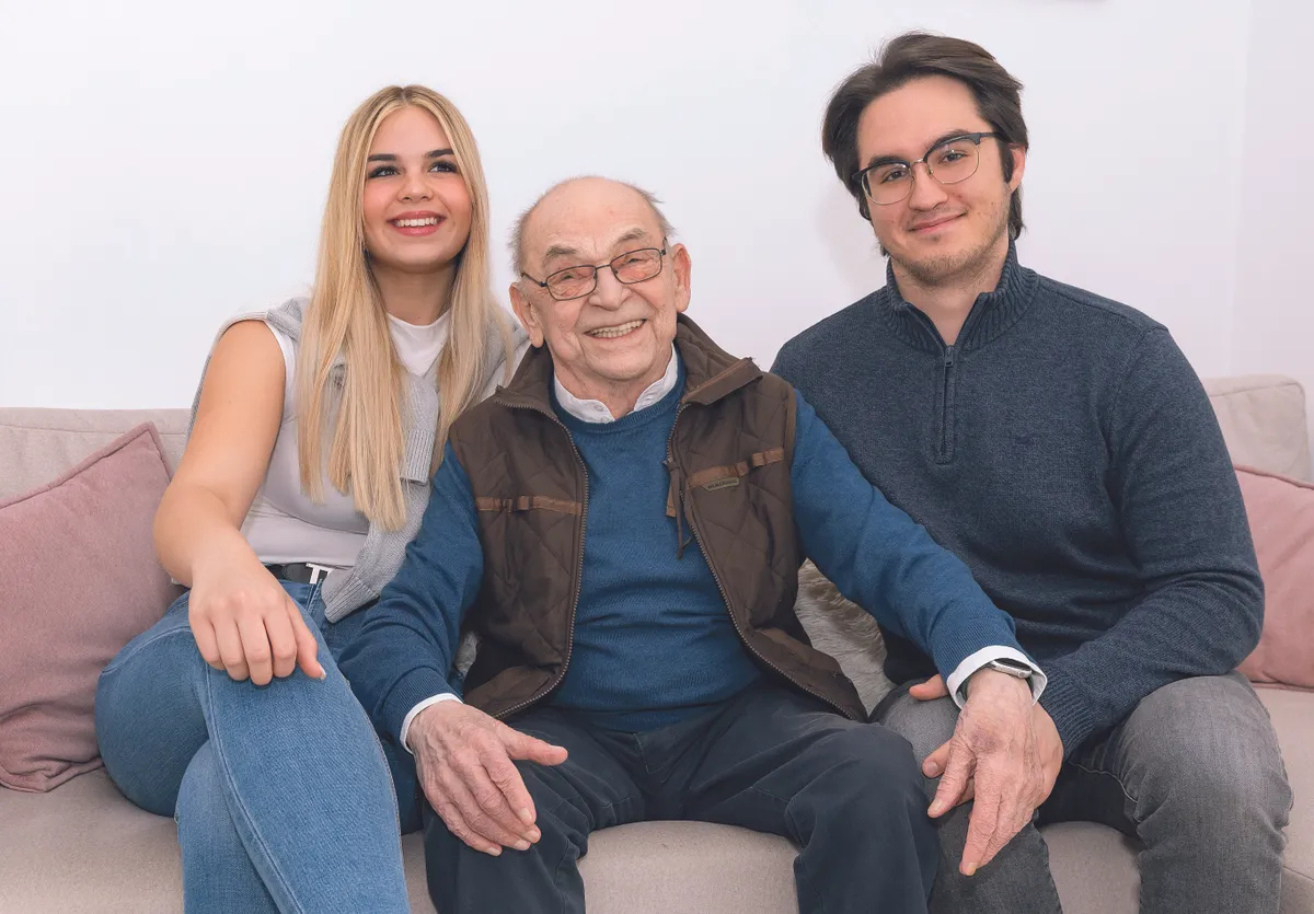 HOT MAGAZIN FELTÖLTÉSEK
Bodrogi Gyula - Adrián
Kasza Tibor (Kasza Tibi) - Ági
Lányi Lala - Adrián
Ördög Nóra - Niki
Kinizsi Ottó - Niki
Marics Peti - Niki