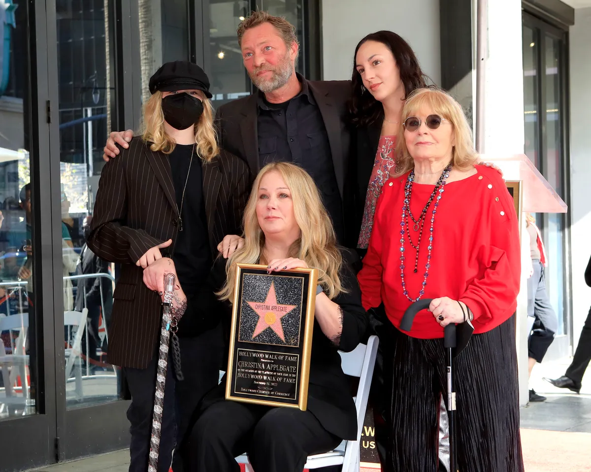 Christina Applegate családját is szörnyen megviseli a színésznő betegsége