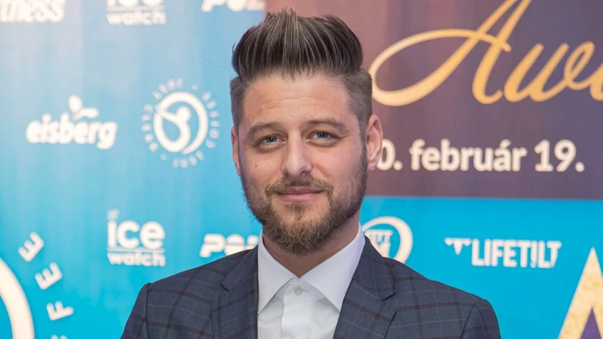 Lili kutya vitte a gyűrűt – egyedülálló jelenet Baronits Gábor és Oczella Eszter titkos esküvőjén