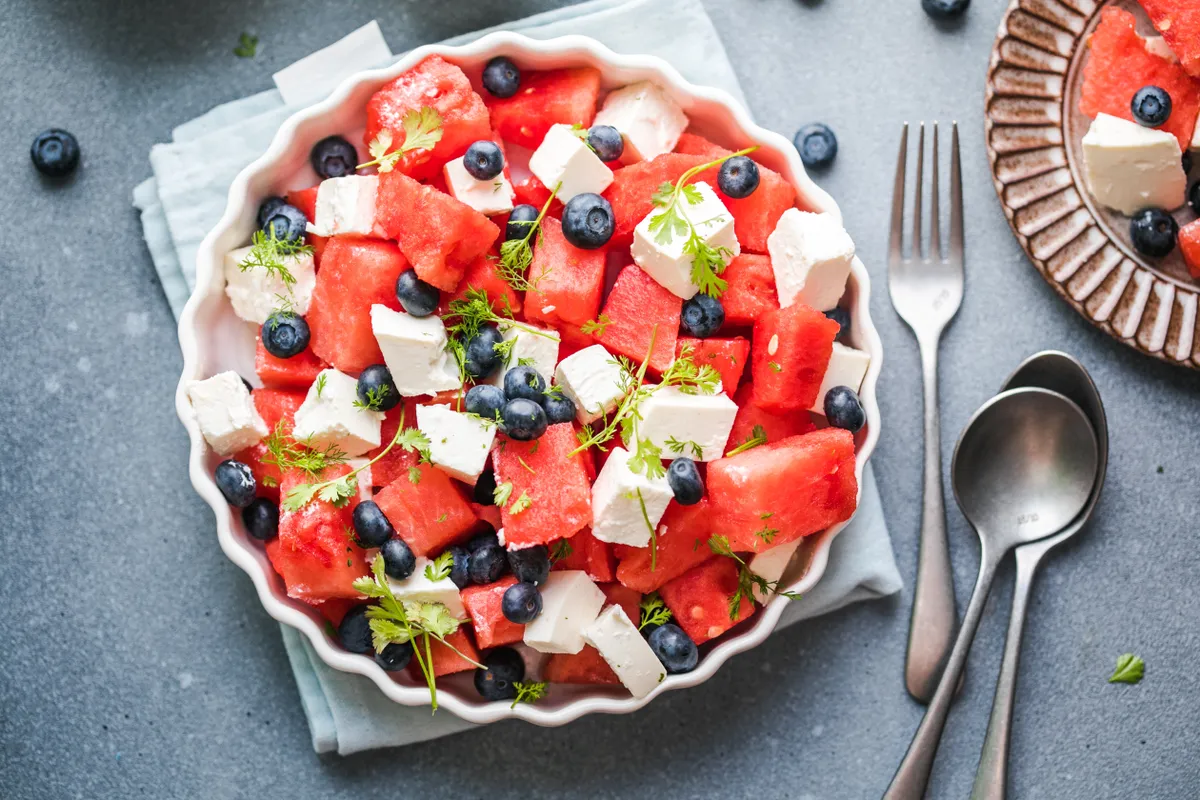 dinnye, dinnyesaláta, recept, görögdinnye, áfonya, fetasajt