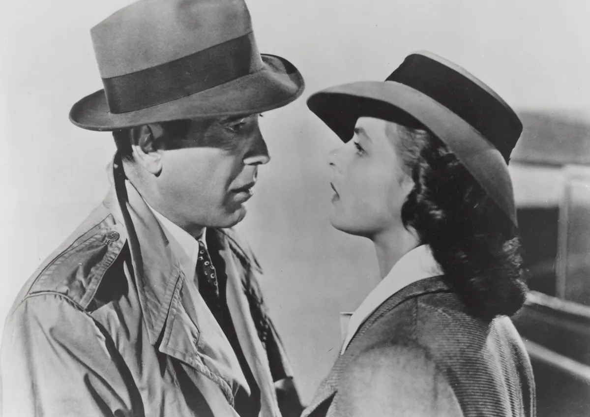 Humphrey Bogart és Ingrid Bergman a Casablanca forgatásán (Fotó: Warner Bros. Pictures)