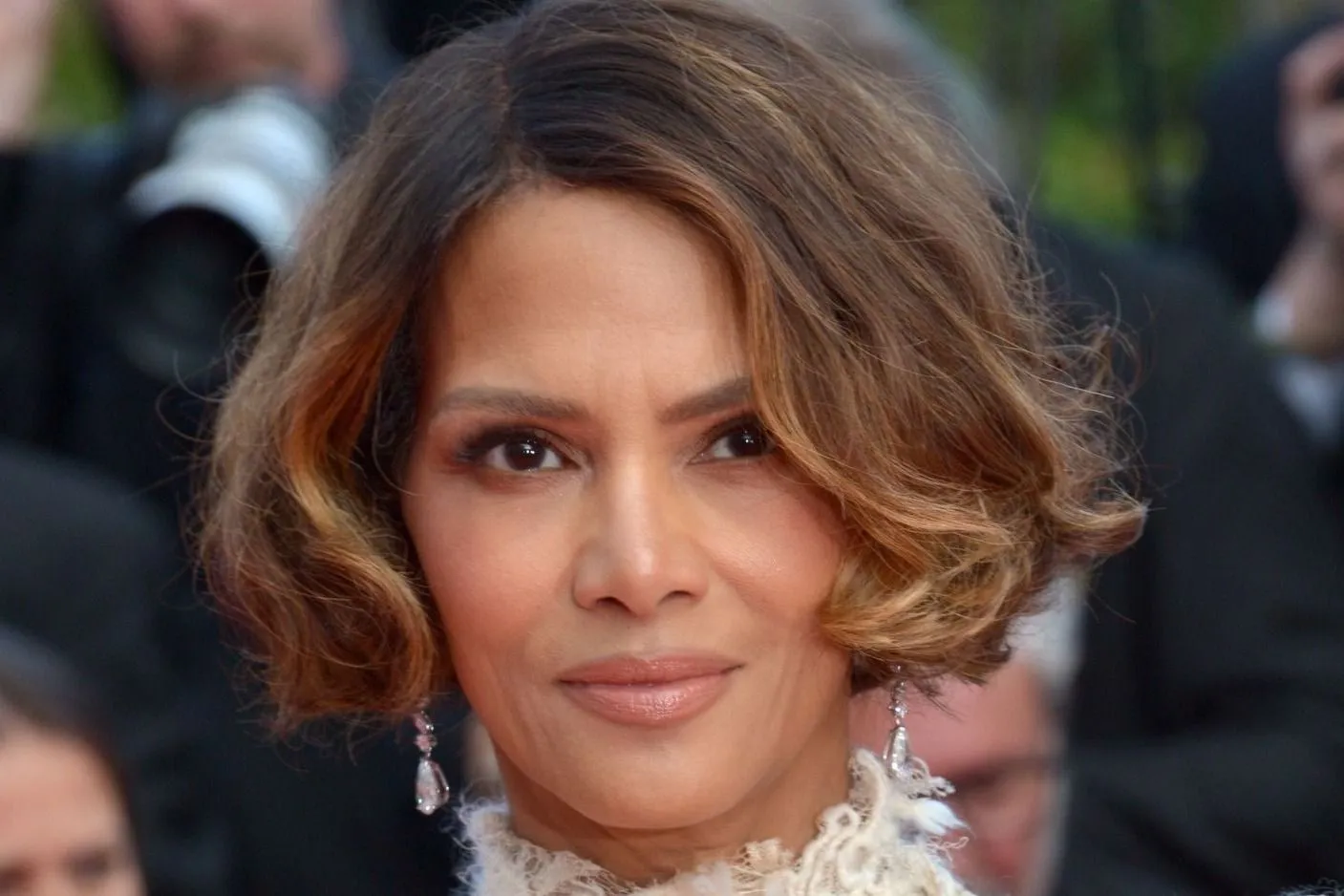 Halle Berry elfelejtette a fürdőruháját