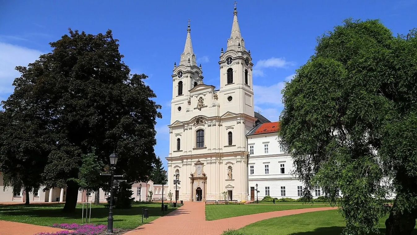 Bejártuk a Bakony legszebb városát, Zircet és kirándultunk a Cuha-patak völgyében