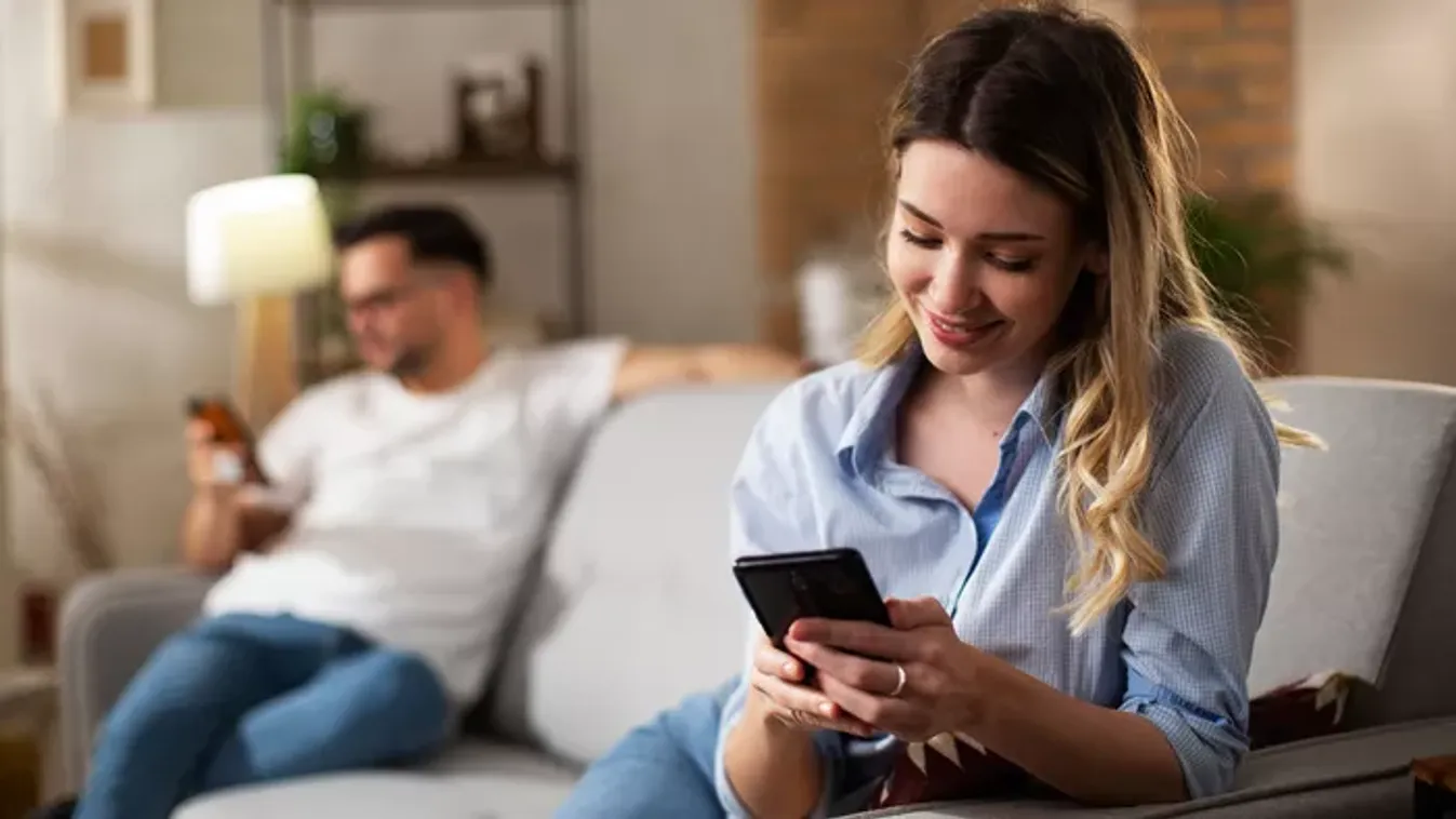 Mikortól számít megcsalásnak az online flört? 