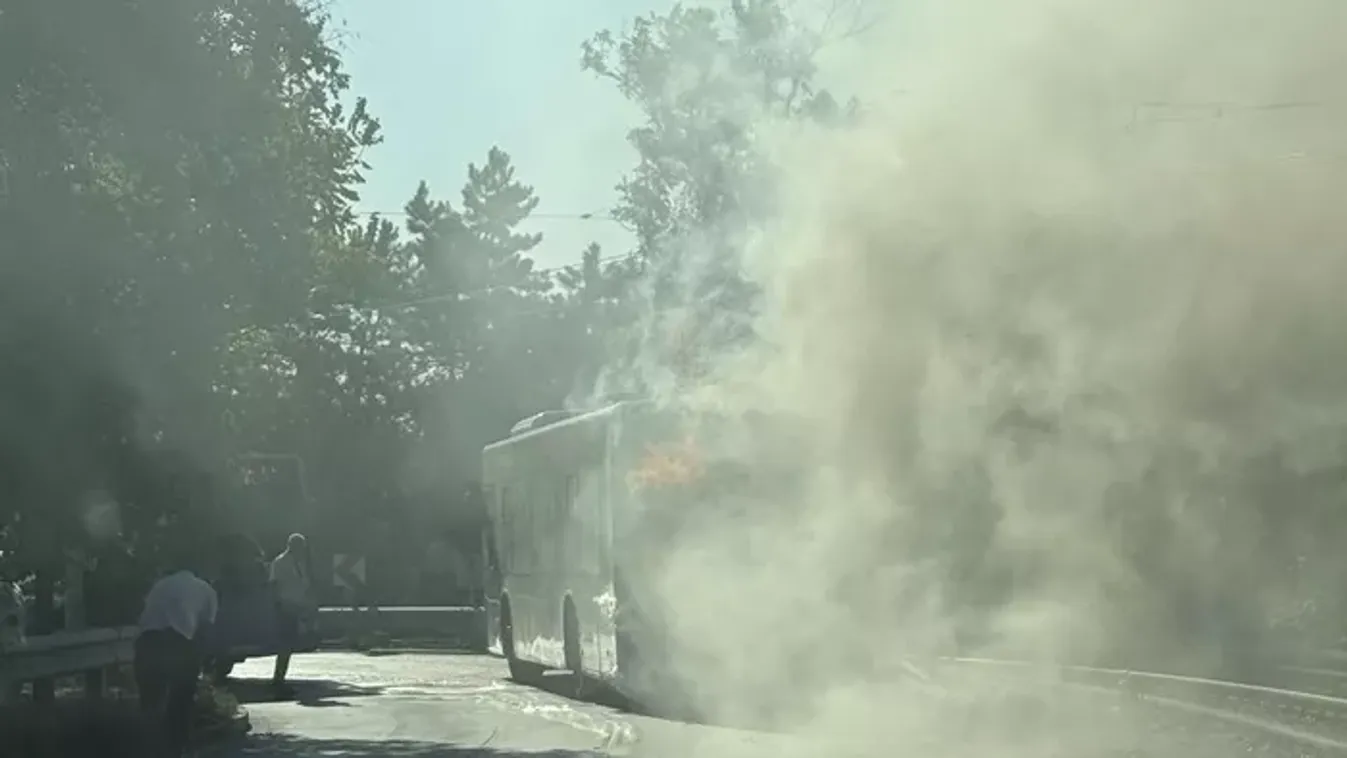 Túszul estek az utasok. Újabb BKV-busz füstölt